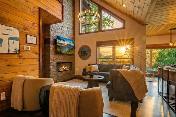 Luxe Mtn Hideaway - Image 1
